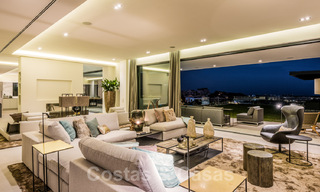 Fantastique Villa Moderne à vendre, près d’un Golf avec Vue Mer, à Benahavis - Marbella 33958 
