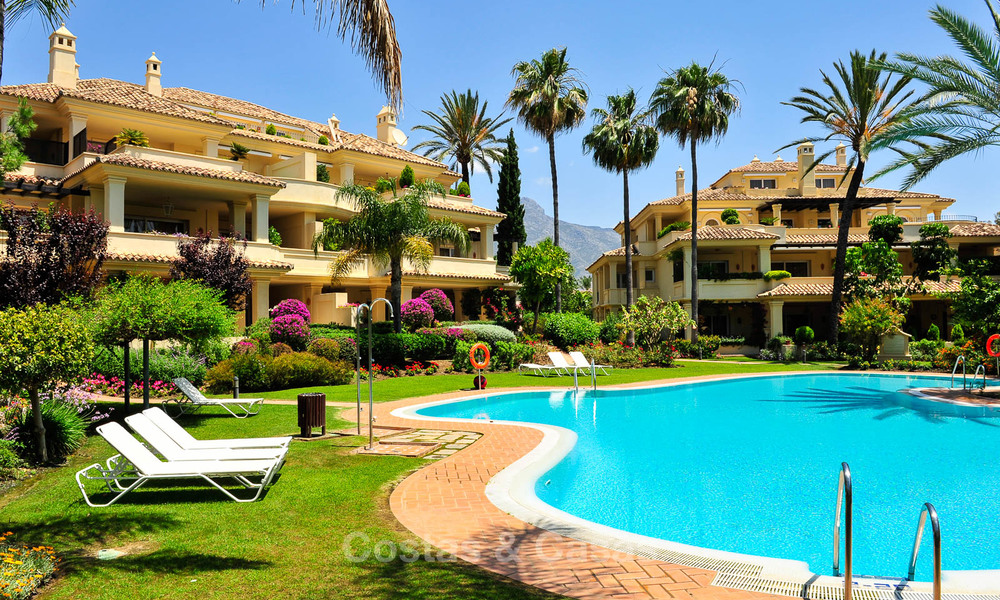 Appartement spacieux de luxe à vendre, première ligne de golf à Nueva Andalucia - Marbella 2880
