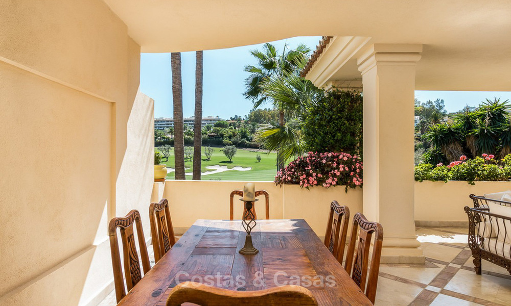 Appartement spacieux de luxe à vendre, première ligne de golf à Nueva Andalucia - Marbella 4084