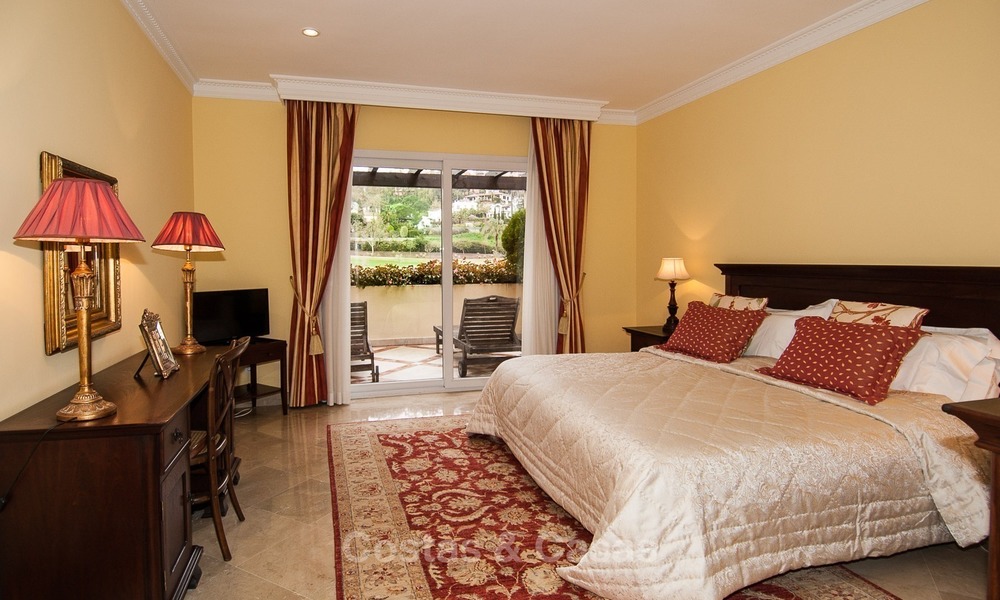 Appartement spacieux de luxe à vendre, première ligne de golf à Nueva Andalucia - Marbella 2588