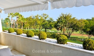 Penthouse de luxe, spacieux et moderne à vendre, Première ligne de Golf à Nueva Andalucia - Marbella 2545 
