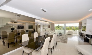 Penthouse de luxe, spacieux et moderne à vendre, Première ligne de Golf à Nueva Andalucia - Marbella 2550 