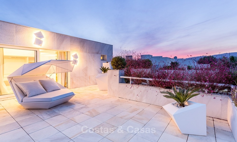 Penthouse de luxe, spacieux et moderne à vendre, Première ligne de Golf à Nueva Andalucia - Marbella 2571
