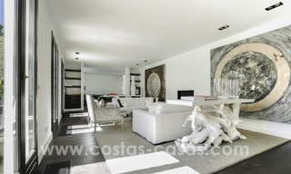 Villa rénovée dans un style contemporain à vendre, près de la plage à Los Monteros, Marbella 2673 