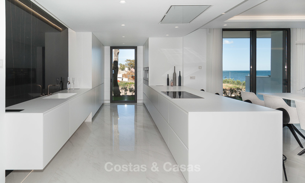 Appartements Modernes et Exclusives à vendre, en premier ligne de Mer, New Golden Mile, Marbella - Estepona 3004