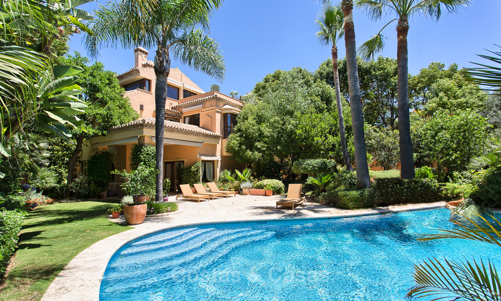 Villa Classique de Qualité à vendre sur le Golden Mile, Marbella. Prix réduit! 3142