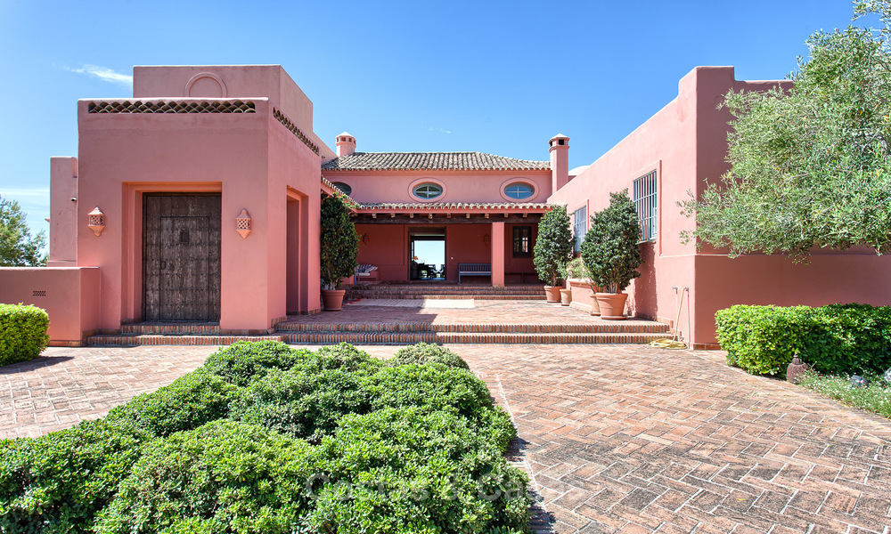 Villa de style Espagnol Vue Panoramique à vendre Luxueux Resort de Golf sécurisé Benahavis - Marbella 3174