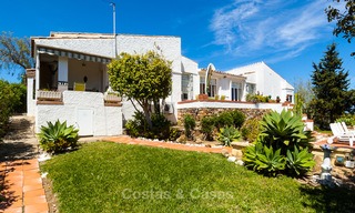 Villa à Rénover à vendre à Estepona, Costa del Sol, avec une Vue Panoramique sur Mer et près de la Plage 3194 