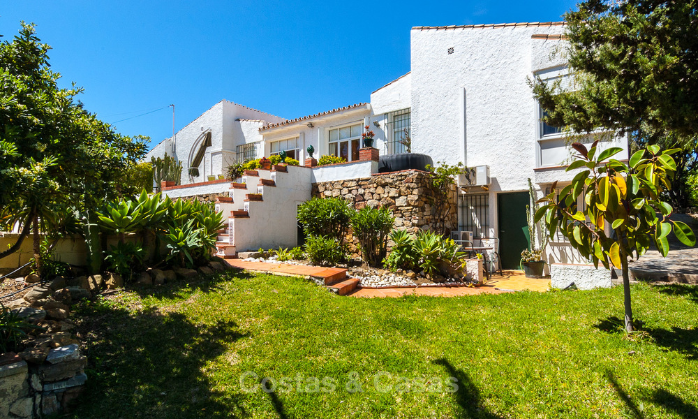 Villa à Rénover à vendre à Estepona, Costa del Sol, avec une Vue Panoramique sur Mer et près de la Plage 3185