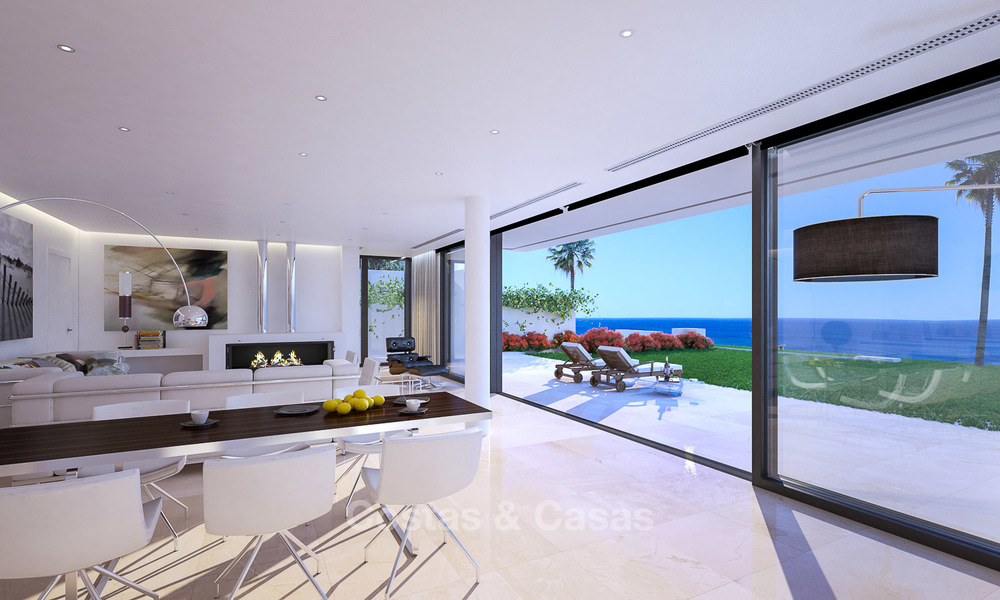 Villa moderne à vendre avec une belle vue mer panoramique, à 5 minutes à pied de la plage à Estepona 3216