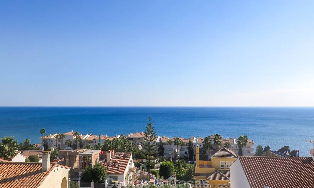Villa moderne à vendre avec une belle vue mer panoramique, à 5 minutes à pied de la plage à Estepona 7912