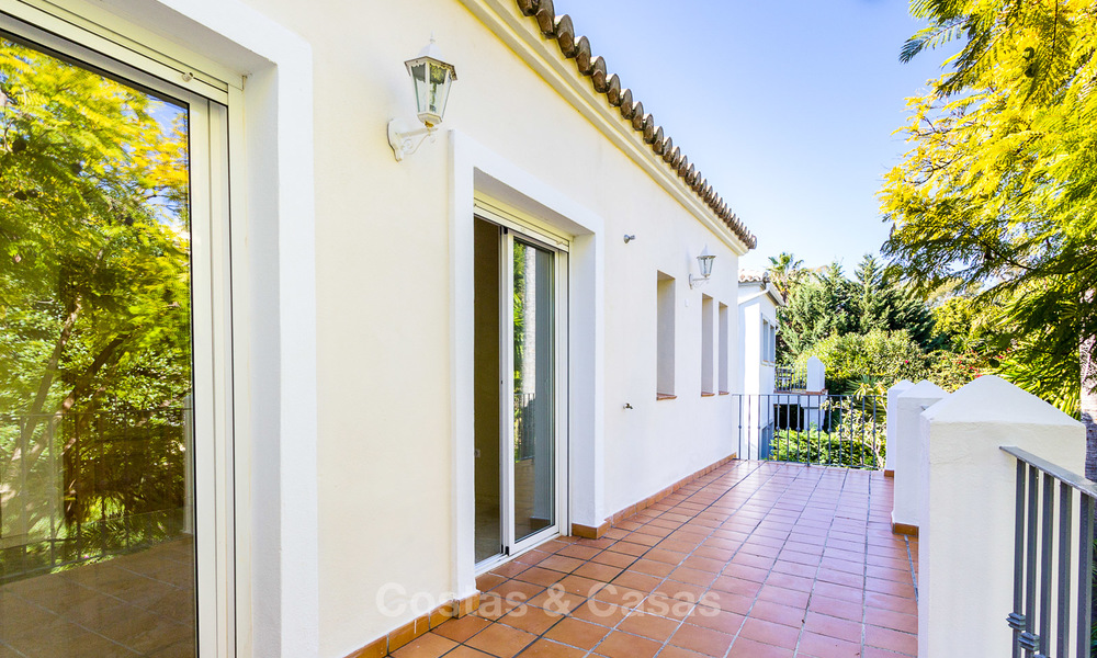 Villa à vendre à distance de marche d’un terrain de golf et du centre commercial à Guadalmina, Marbella 3252
