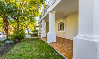 Villa à vendre à distance de marche d’un terrain de golf et du centre commercial à Guadalmina, Marbella 3260 