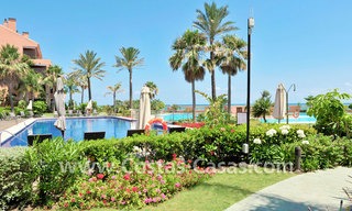 Bel appartement de jardin dans un complexe maritime de première ligne très souhaitable et luxueux à Marbella - Puerto Banus 3421 