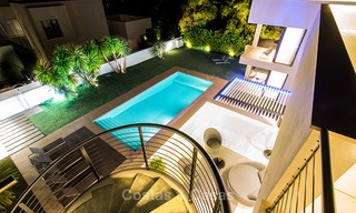 Villa contemporaine, côté plage, nouvellement construit, à vendre à Puerto Banus, Marbella. Prix réduit! 3458 