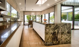 Villa contemporaine, côté plage, nouvellement construit, à vendre à Puerto Banus, Marbella. Prix réduit! 3436 