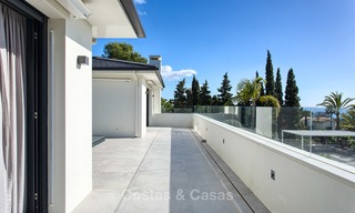 Belle villa de luxe à vendre, rénovée et spacieuse avec des vues majestueuses sur mer à Marbella 3615 