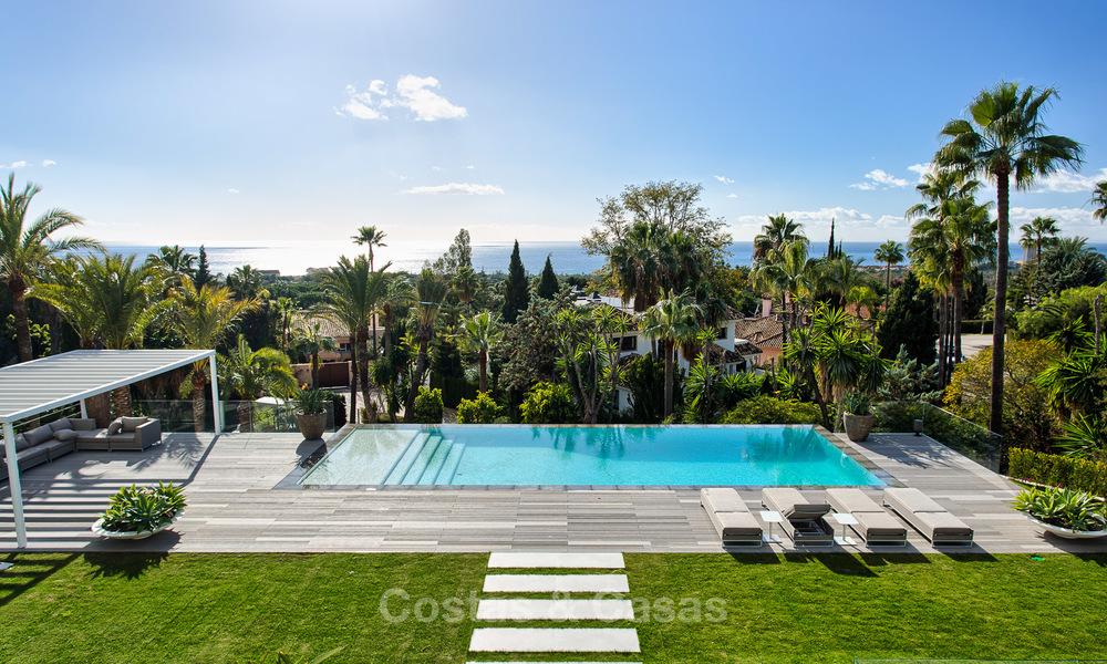 Belle villa de luxe à vendre, rénovée et spacieuse avec des vues majestueuses sur mer à Marbella 3571