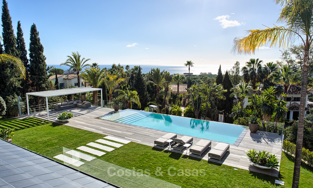 Belle villa de luxe à vendre, rénovée et spacieuse avec des vues majestueuses sur mer à Marbella 3573