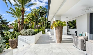 Belle villa de luxe à vendre, rénovée et spacieuse avec des vues majestueuses sur mer à Marbella 3590 
