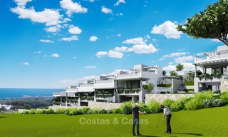 Nouvelles maisons mitoyennes de golf de première ligne, modernes et spacieuses à vendre avec des vues à couper le souffle sur la Méditerranée et le golf. Marbella Est 3709 