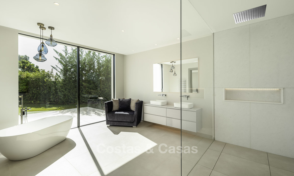 Nouvelle villa de luxe moderne et élégante à vendre à El Madroñal, Benahavis - Marbella 17154