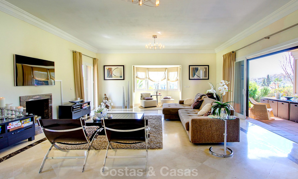 Villa de luxe, spectaculaire et moderne, de style andalou à vendre, New Golden Mile, Benahavis - Marbella 3938