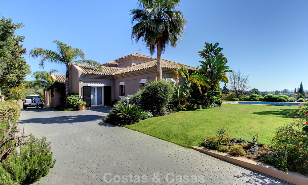 Villa de luxe, spectaculaire et moderne, de style andalou à vendre, New Golden Mile, Benahavis - Marbella 3953