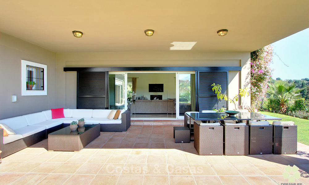 Villa de luxe, spectaculaire et moderne, de style andalou à vendre, New Golden Mile, Benahavis - Marbella 3959