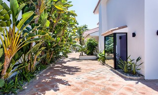 Villa de luxe prêt de la plage, récemment rénovée, à vendre à Los Monteros, à l’Est de Marbella 4038 