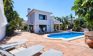 Villa de luxe prêt de la plage, récemment rénovée, à vendre à Los Monteros, à l’Est de Marbella 4039 