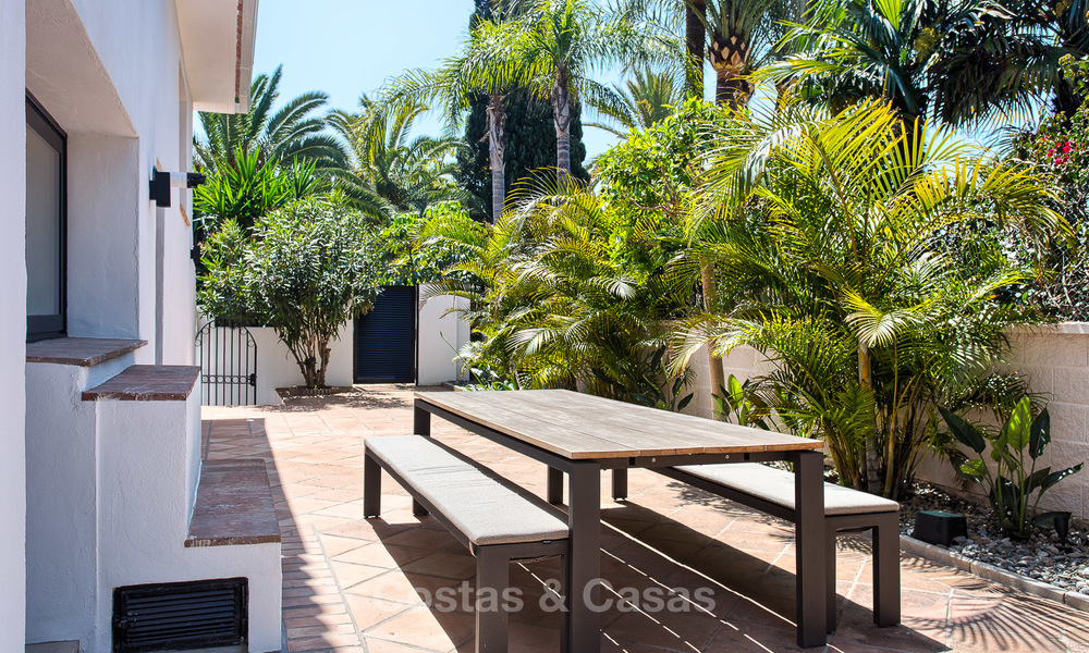 Villa de luxe prêt de la plage, récemment rénovée, à vendre à Los Monteros, à l’Est de Marbella 4041