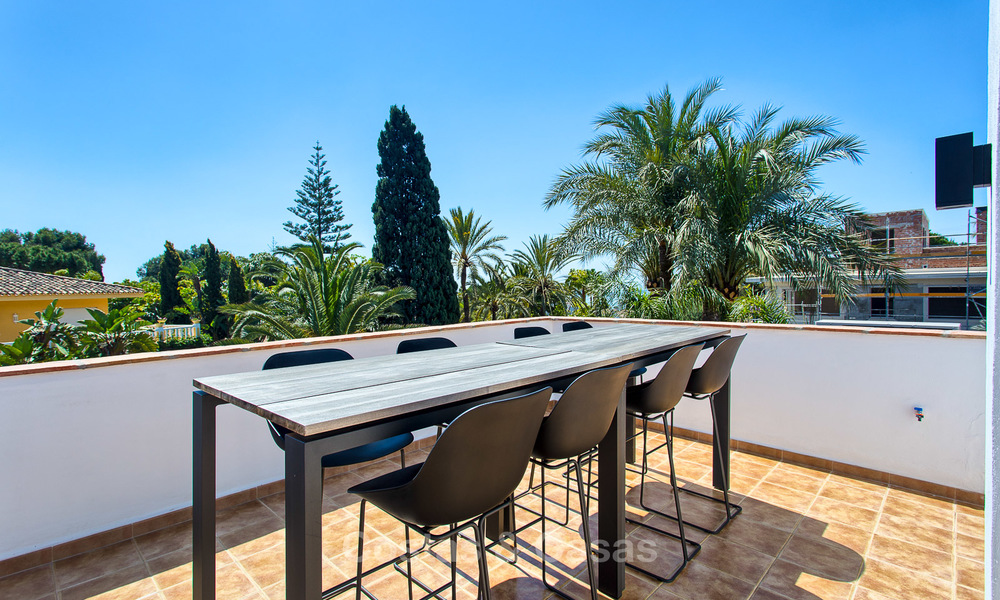 Villa de luxe prêt de la plage, récemment rénovée, à vendre à Los Monteros, à l’Est de Marbella 4058