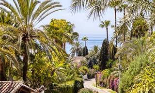 Villa de luxe prêt de la plage, récemment rénovée, à vendre à Los Monteros, à l’Est de Marbella 4062 