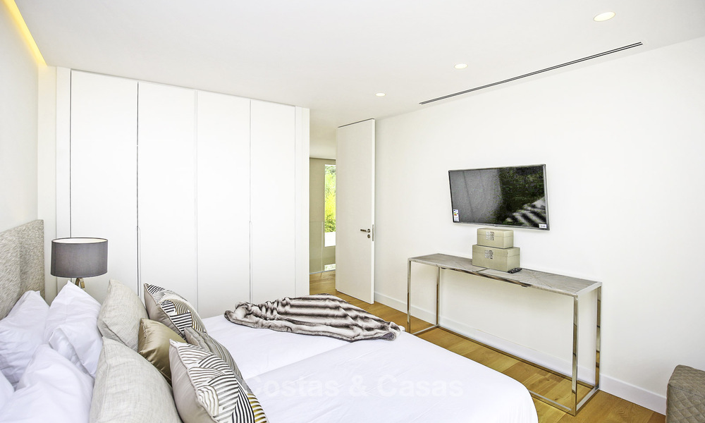 Villa de luxe à vendre, style contemporaine moderne, flambant neuf, prêt à emménager, vue mer à Benahavis, Marbella 36591