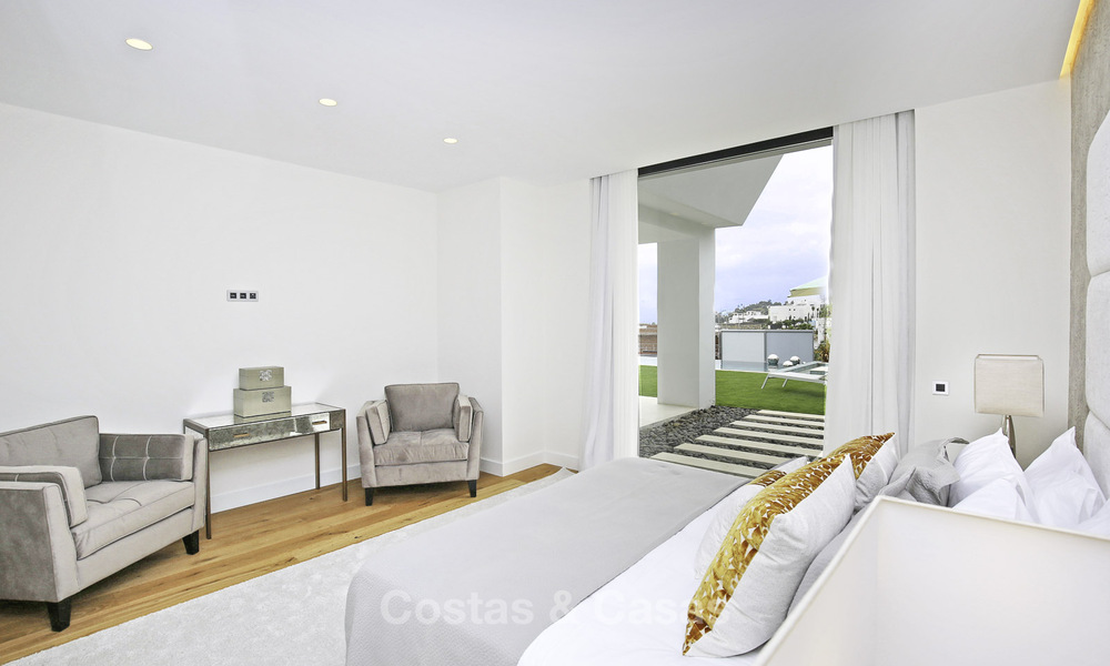 Villa de luxe à vendre, style contemporaine moderne, flambant neuf, prêt à emménager, vue mer à Benahavis, Marbella 36610