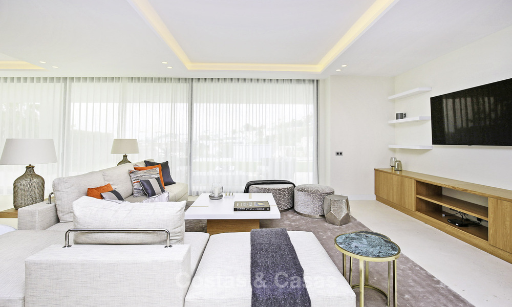 Villa de luxe à vendre, style contemporaine moderne, flambant neuf, prêt à emménager, vue mer à Benahavis, Marbella 36611
