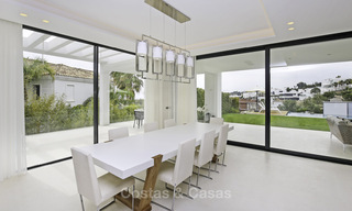 Villa de luxe à vendre, style contemporaine moderne, flambant neuf, prêt à emménager, vue mer à Benahavis, Marbella 36615 