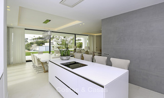 Villa de luxe à vendre, style contemporaine moderne, flambant neuf, prêt à emménager, vue mer à Benahavis, Marbella 36617 