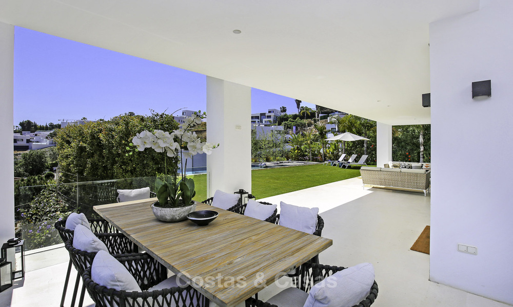 Villa de luxe à vendre, style contemporaine moderne, flambant neuf, prêt à emménager, vue mer à Benahavis, Marbella 36621