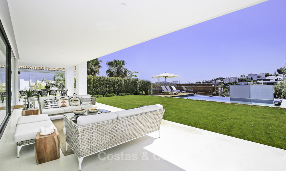 Villa de luxe à vendre, style contemporaine moderne, flambant neuf, prêt à emménager, vue mer à Benahavis, Marbella 36622
