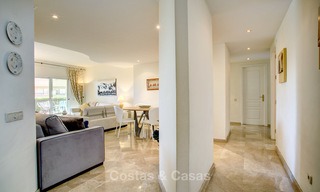 Charmant appartement de luxe orienté plein sud à vendre dans une urbanisation de golf recherché, Elviria -Marbella 4093 