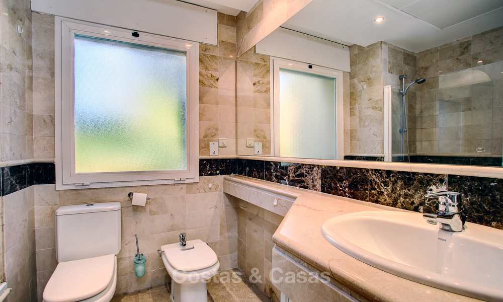 Charmant appartement de luxe orienté plein sud à vendre dans une urbanisation de golf recherché, Elviria -Marbella 4112