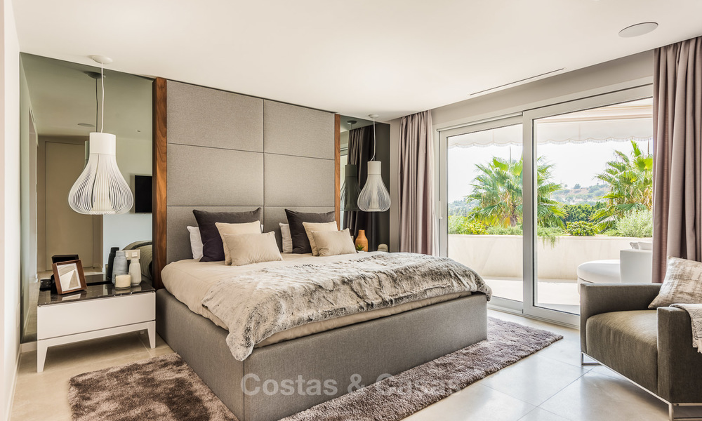 Penthouse spacieux et luxueux à vendre directement sur le golf à Nueva Andalucia - Marbella 4010
