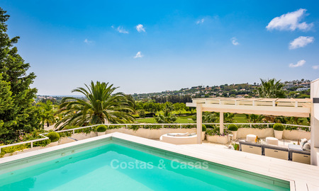 Penthouse spacieux et luxueux à vendre directement sur le golf à Nueva Andalucia - Marbella 4016