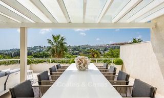 Penthouse spacieux et luxueux à vendre directement sur le golf à Nueva Andalucia - Marbella 4018 