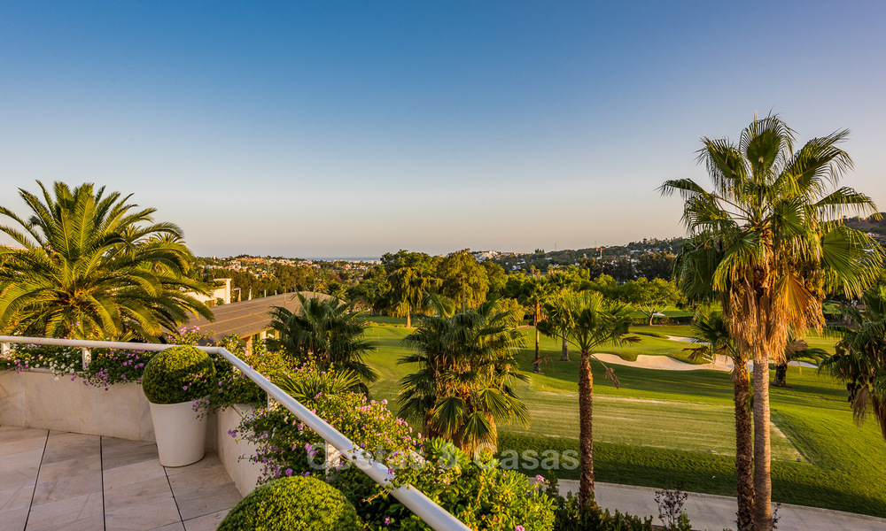 Penthouse spacieux et luxueux à vendre directement sur le golf à Nueva Andalucia - Marbella 4026