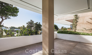 Villa contemporain, face à la mer à vendre, Estepona Est - Marbella. Prêt à emménager! 30723 