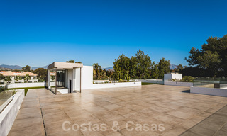 Villa contemporain, face à la mer à vendre, Estepona Est - Marbella. Prêt à emménager! 30736 