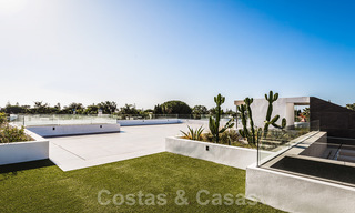 Villa contemporain, face à la mer à vendre, Estepona Est - Marbella. Prêt à emménager! 30737 